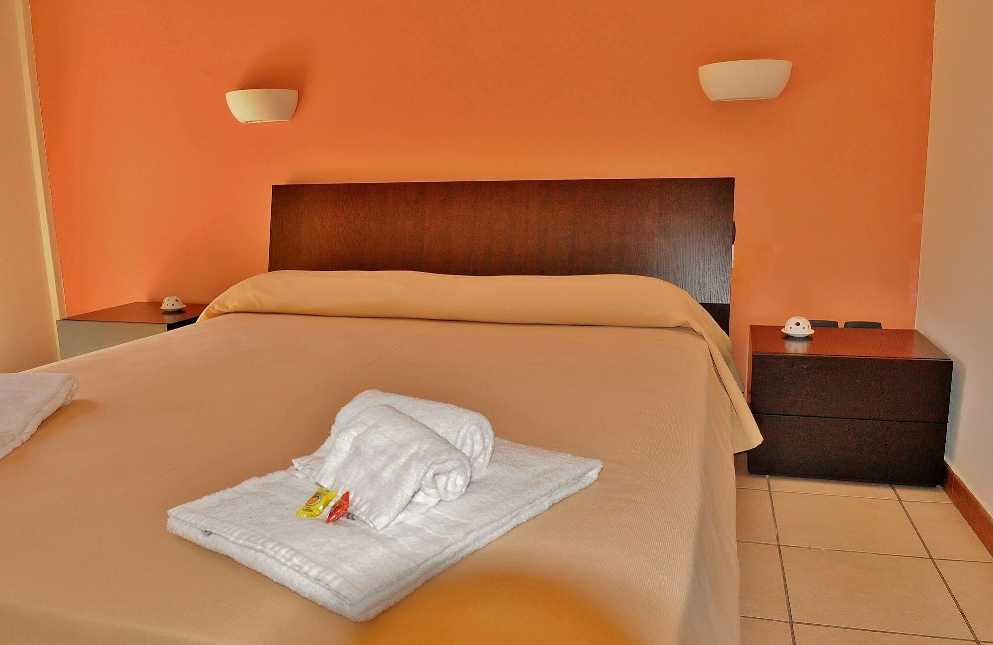 Hotel Rasula Alta Gravina di Catania Εξωτερικό φωτογραφία